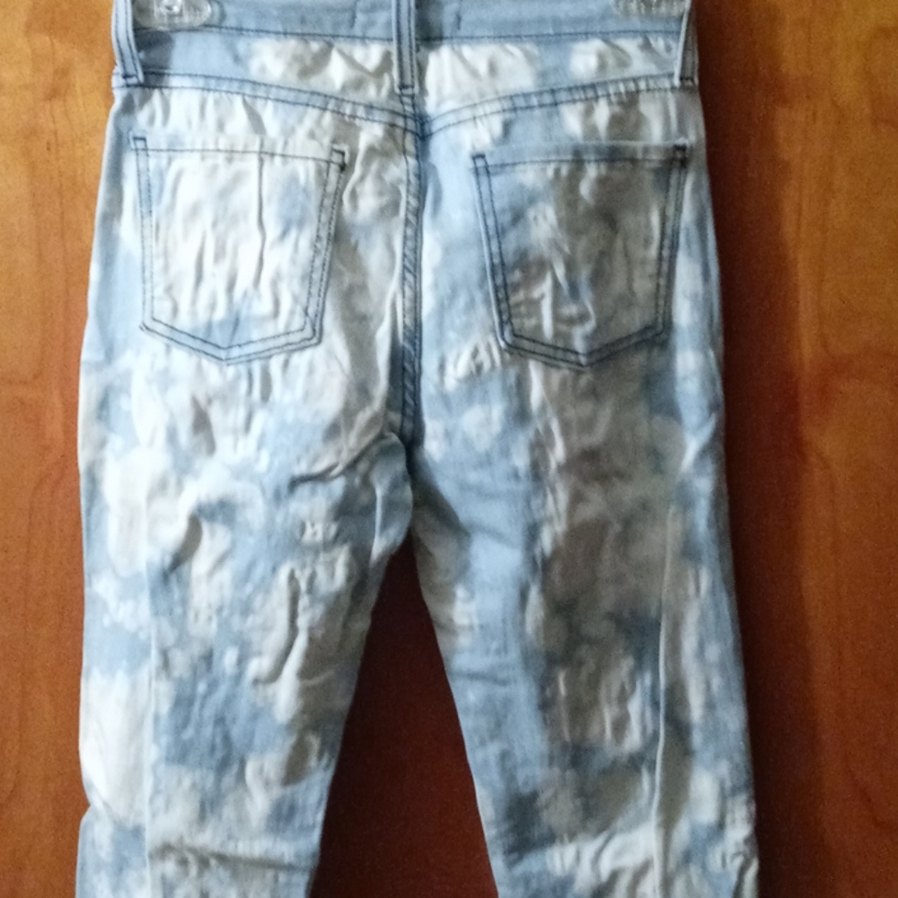 Distressed jeans - Picture 4 of 4